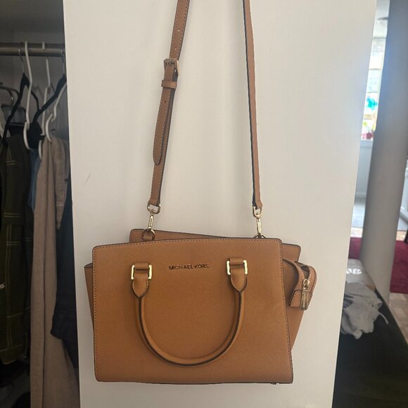 Michael Kors Shoulder Bag - Picture 1 of 6